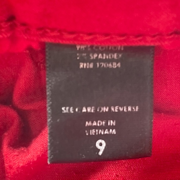 Lovesick size 9 red skinny pants, tiny skull studs, tiny heart on back pocket - Picture 7 of 8